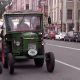 81-ročný nemecký cestovateľ sa na traktore vydal z Nemecka do Petrohradu
